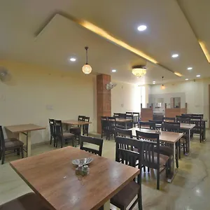 Oyo 70502 Mithila Palace &restaurant Hotel